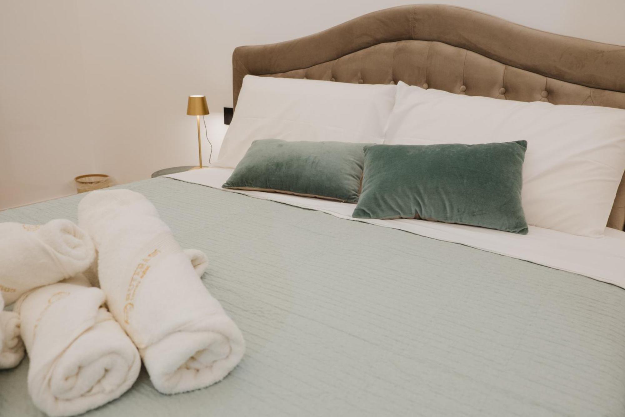 Butera 505-Luxury Suites Bagheria Bagian luar foto