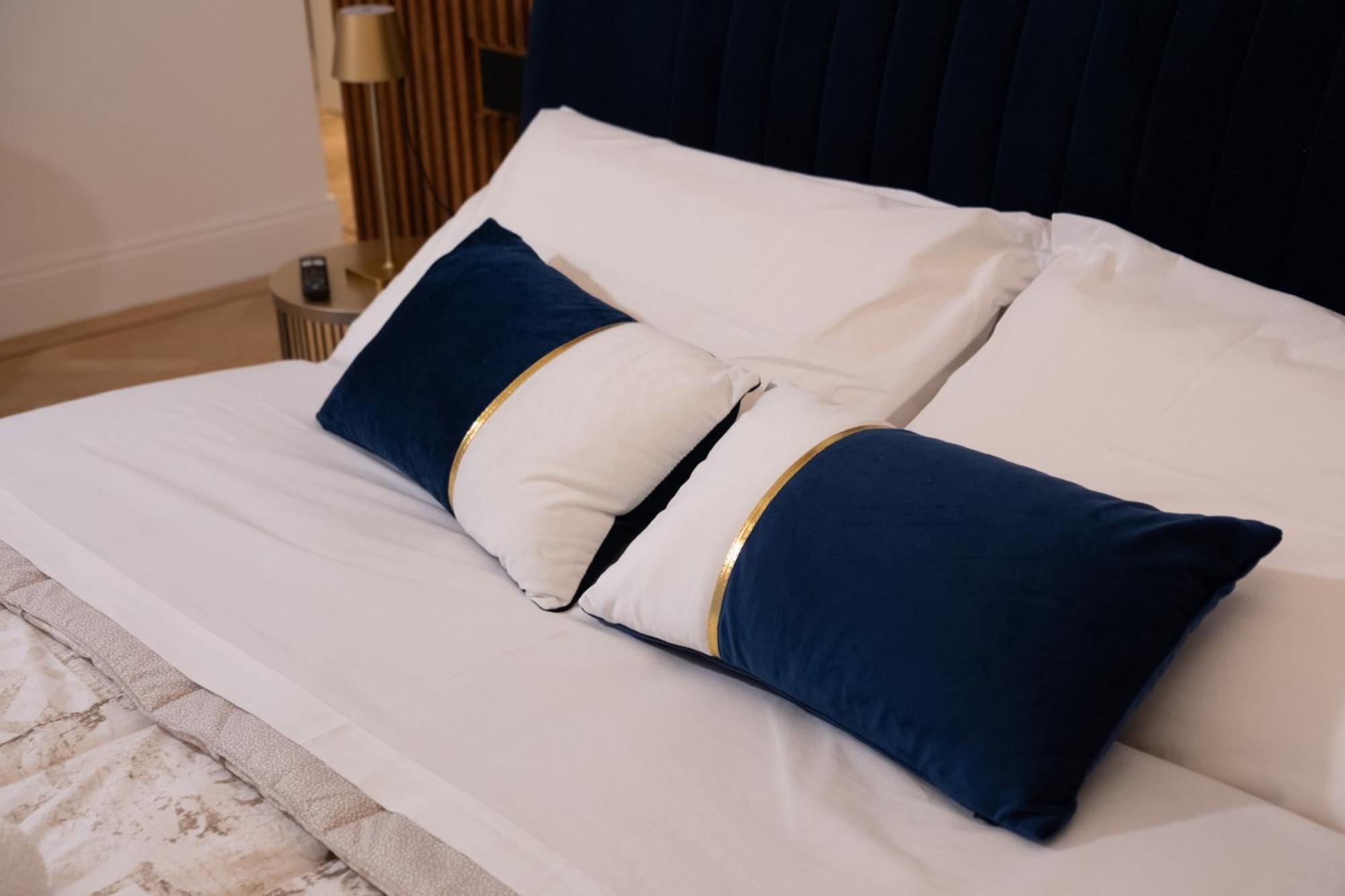 Butera 505-Luxury Suites Bagheria Bagian luar foto